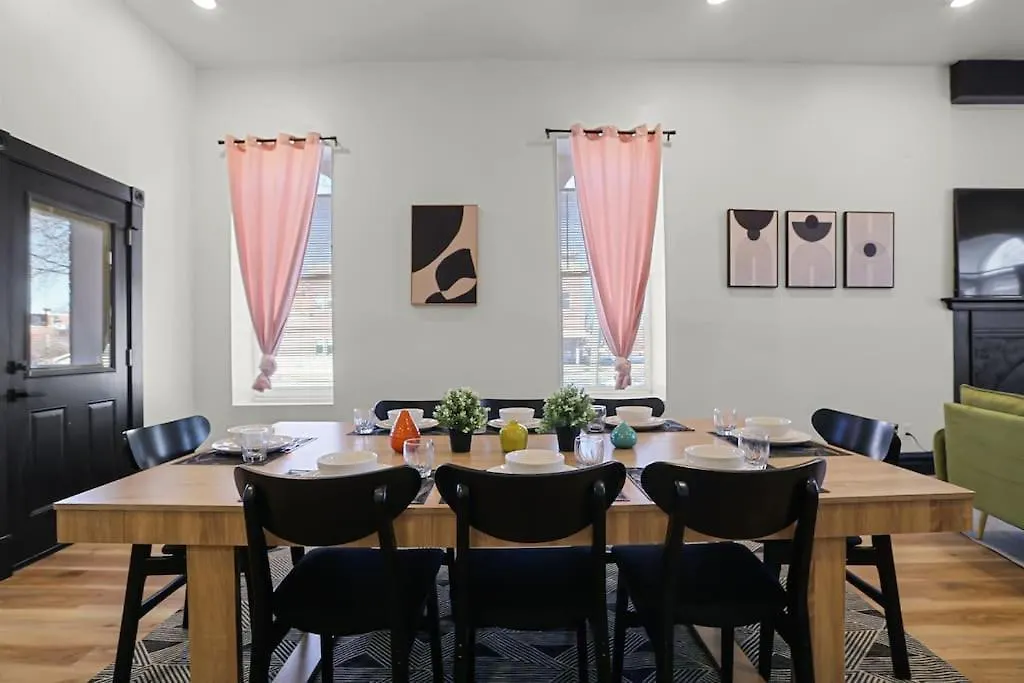 Jefferson Avenue- Large St Louis Home Game Room & Walkable Location Saint Louis Casa vacanze